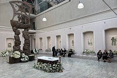 В Тбилиси началась церемония прощания с Церетели