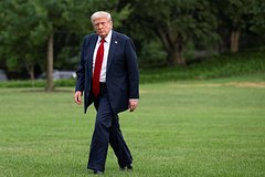 «Забрать все». Трамп заявил Макрону, что Путин хочет продолжать наступление на Украине «Забрать все». Трамп заявил Макрону, что Путин хочет продолжать наступление на Украине