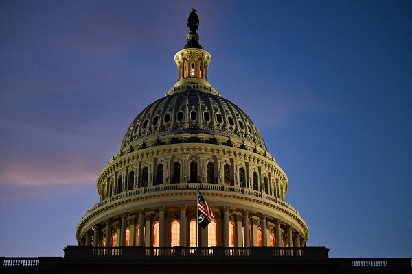 Медведев жестко ответил на призыв США к переговорам с Украиной. Что он сказал и почему это разозлило американский Конгресс? Медведев жестко ответил на призыв США к переговорам с Украиной. Что он сказал и почему это разозлило американский Конгресс?