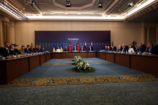 Медведев жестко ответил на призыв США к переговорам с Украиной. Что он сказал и почему это разозлило американский Конгресс? Медведев жестко ответил на призыв США к переговорам с Украиной. Что он сказал и почему это разозлило американский Конгресс?
