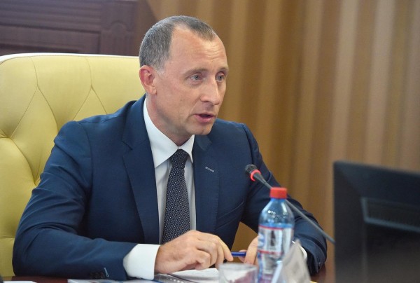 Задержан заместитель Хинштейна, пришедший в Курскую область из Белгородской. Его подозревают в хищении миллиарда рублей