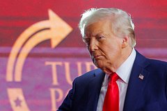 &laquo;Глупые европейцы все купят&raquo;. Трамп пригрозил России и поддержал Украину. Чего он добивается на самом деле?