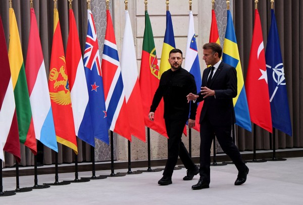 Дальнобойные ракеты для Зеленского и разногласия по отправке войск на Украину. Как прошла встреча «коалиции желающих» в Париже? Дальнобойные ракеты для Зеленского и разногласия по отправке войск на Украину. Как прошла встреча «коалиции желающих» в Париже?