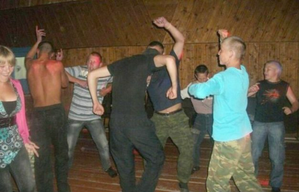 Деревенские дискотеки на рубеже столетий &mdash; стильно, весело и очень опасно