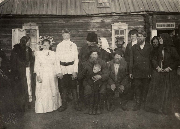Драка на свадьбе — почему на Руси это было обязательным Драка на свадьбе — почему на Руси это было обязательным