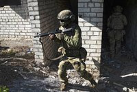 ВС России нанесли мощные ракетные удары по семи энергообъектам в Киеве. Над городом поднялось огненное грибовидное облако