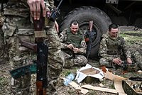 В России разгорелся скандал из-за &laquo;ряженых героев&raquo;. За обладателя сразу трех ненастоящих наград вступился глава &laquo;Ахмата&raquo;