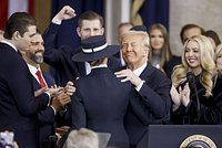 В США появился законопроект об аннексии Гренландии. Трампа призвали поторопиться, пока до острова не добралась Россия