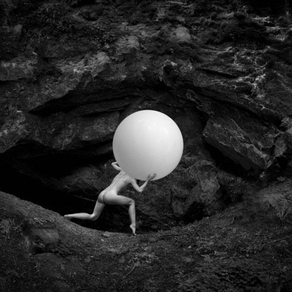 Мрачные фантазии в стиле ню от фотографа Gobotoru