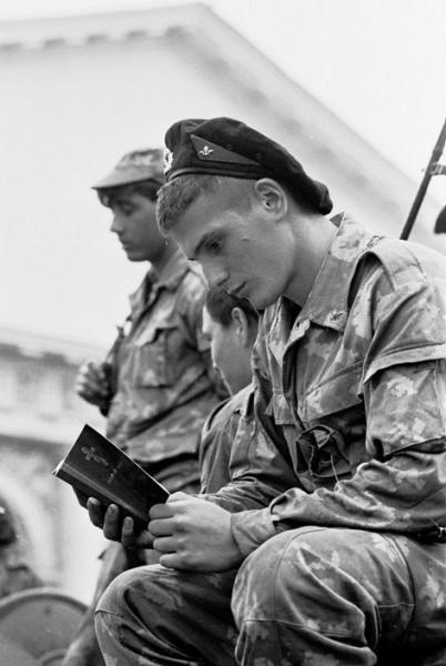 Фотограф голодной эпохи: документальные кадры Юрия Феклистова о жизни без прикрас