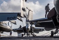США сбили дрон Ирана около авианосца, а Тегеран пытался задержать американский танкер. Конфликт обостряется накануне переговоров США сбили дрон Ирана около авианосца, а Тегеран пытался задержать американский танкер. Конфликт обостряется накануне переговоров