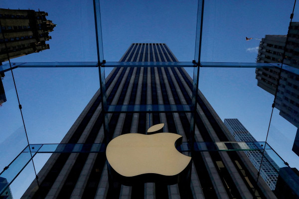 Возглавлявший компанию Apple 15 лет Тим Кук покинет свой пост. Кто может его заменить?