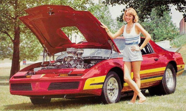 Девушки и тачки 80-х, коллекция фотографий культового журнала Autobuff