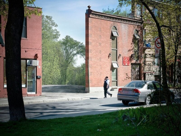 Зачем нужны фасады без зданий, или Парадная реальность Захарии Годрильо-Руа