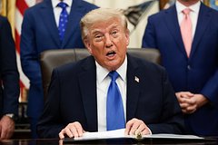 &laquo;Я хочу сделать это&raquo;. Трамп заявил, что готов встретиться с Путиным, но позже