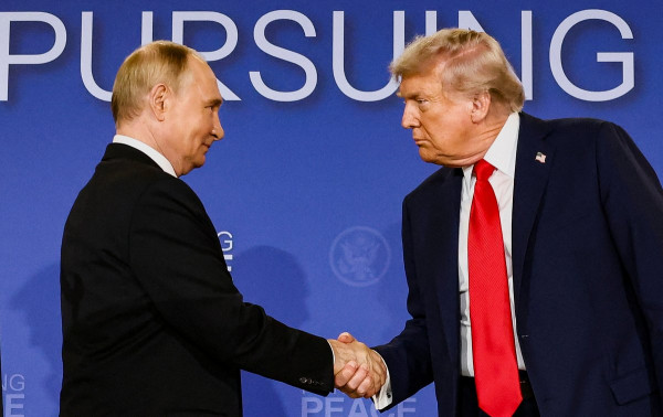&laquo;Я хочу сделать это&raquo;. Трамп заявил, что готов встретиться с Путиным, но позже