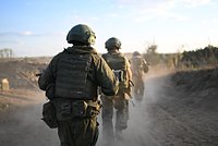 &laquo;У нас люди идут добровольно&raquo;. Путин подробно объяснил, почему России не требуется мобилизация