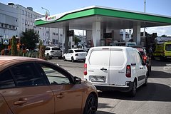 Российская нефтяная компания прокомментировала цены на заправках