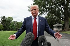Трамп снова пригрозил России санкциями Трамп снова пригрозил России санкциями